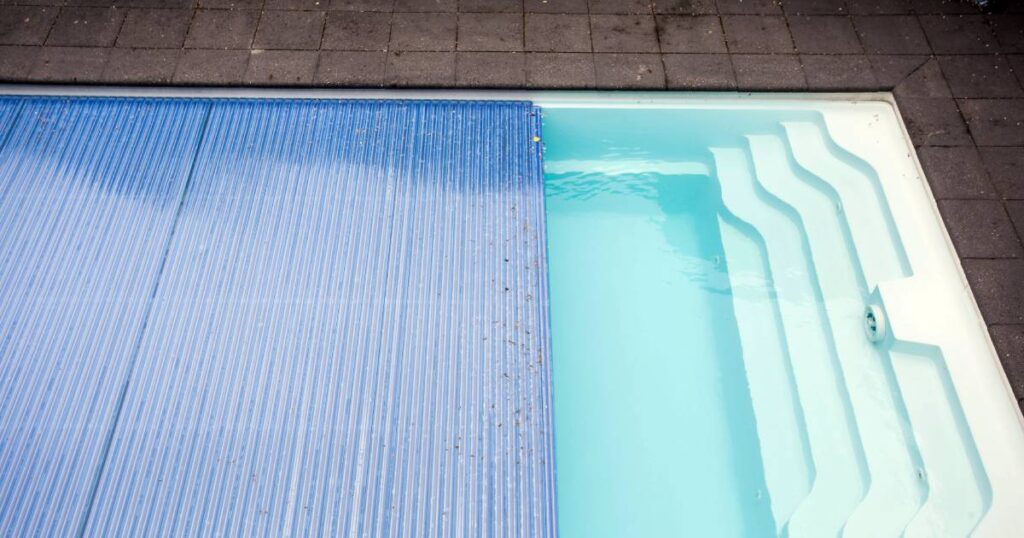 couverture de piscine solaire