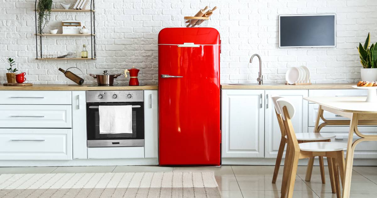 un frigo rouge